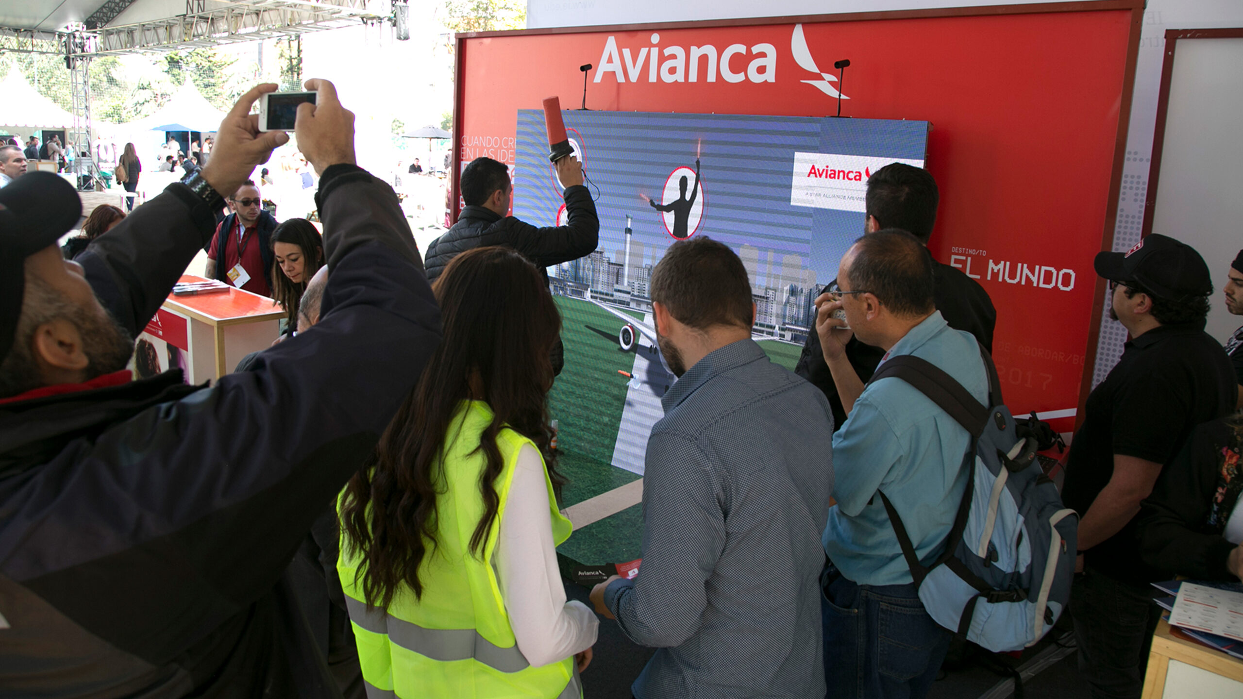 9-Arde Worldwide-Avianca